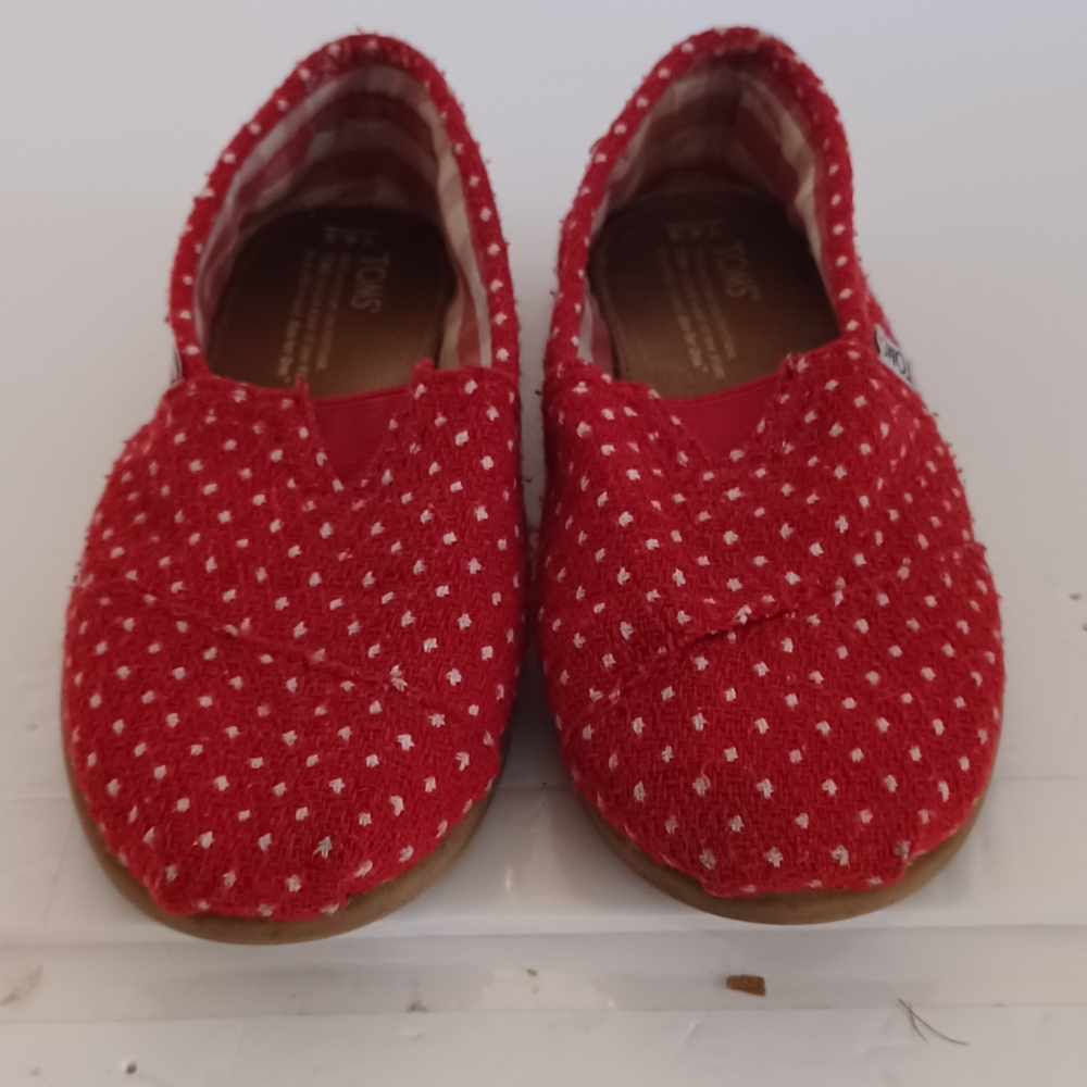 Women TOMS Red and White Moccasins Cloth Shoes Size 6.5/7
